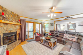 10 Mi to Slopes Peaceful Newland Home with Balcony!
